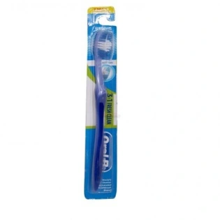 Oral-B Fresh Clean Medium Toothbrush