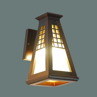 PYRAMID WOODEN WALL LAMP