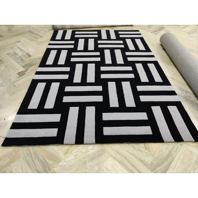 Hand Tufted Carpet- Black & Grey