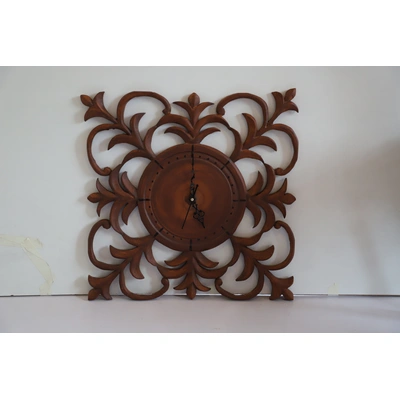 Handcrafted Wooden Clock – Timeless Design