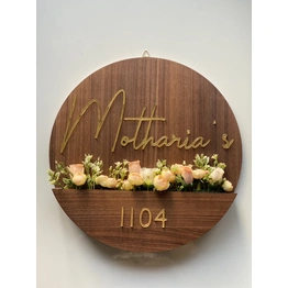 Wooden Floral Basket Nameplate- Circle