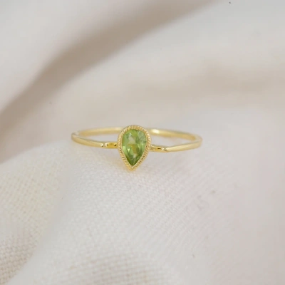 14K Solid Gold Peridot Studded Crown Ring Handmade Semi Precious Statement Stone Ring Dainty Minimal Statement Birthstone knuckle Thumb Ring