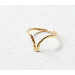 10K Solid Gold Hammered Chervron V Shape Ring Handmade Plain Stacking Ring Modernist Dainty Ring Minimalist Geometric Ring Statement Ring