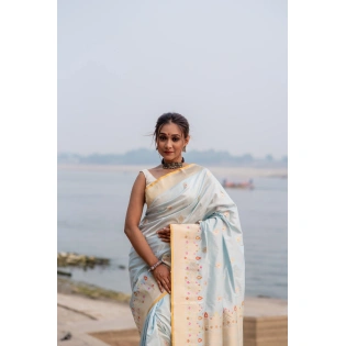 Pure Katan Scallop Border With Kadhiyal Border Banaras Handloom Saree