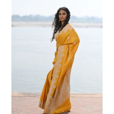 Yellow Mashru Kadhiyal Boota Banaras Handwoven Saree