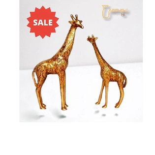 Giraffe figurines