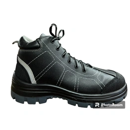 SAFETY SHOES With Mid plate and Steel toe - R8 Brand - Sporty AS01