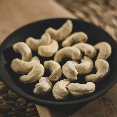 Cashew Nuts W210