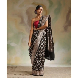 YNF Banarasi Soft Silk Saree: Elegant and Lightweight, Perfect for Every Occasion