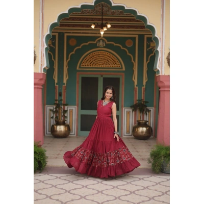 12-Meter Flared Gown: Elegant, Printed, and Adjustable. Perfect Fit for All