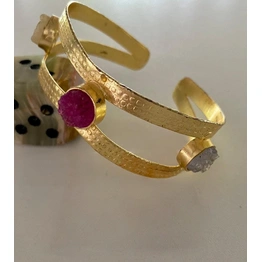 Gold Polish Bracelet Embedded With Semi-Precious Stone