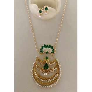 Gold Plated Pachi Kundan Chain And Earrings