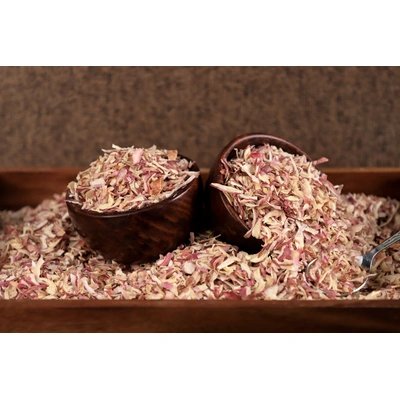 Dehydrated Pink Onion Flakes