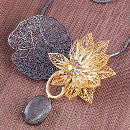 Gonasika Fleur-de-Lotus-Ren Handcrafted Silver Necklace