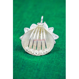 Gonasika Medium Patti Dhatura Pendant