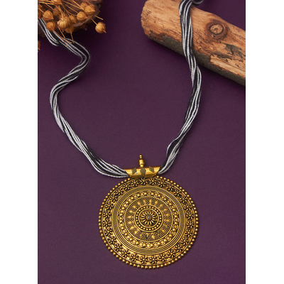 Gonasika Yogita pendant necklace